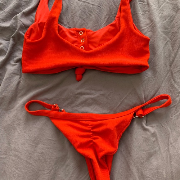 Red ribbed snap front tie bikini - Picture 3 of 3